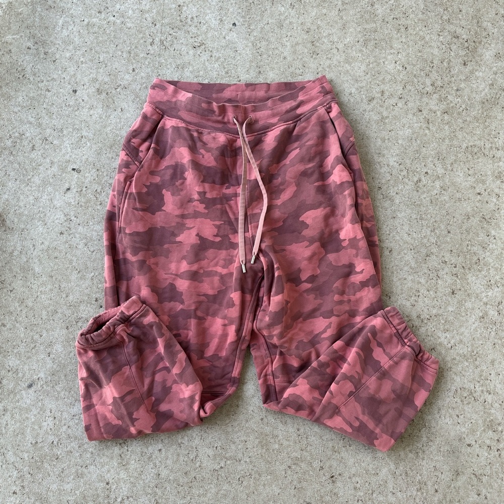 Lululemon camo sweatpants